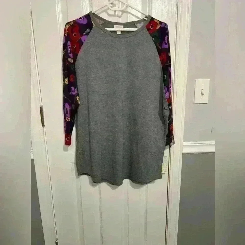 Lularoe Women's 3X NWT Gray 3/4 length Tshirt with witches hats on the sleeves